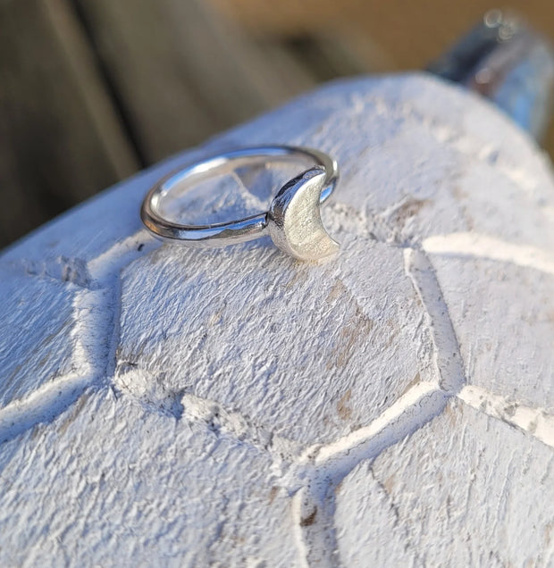 Crescent Moon Small on Top Ring