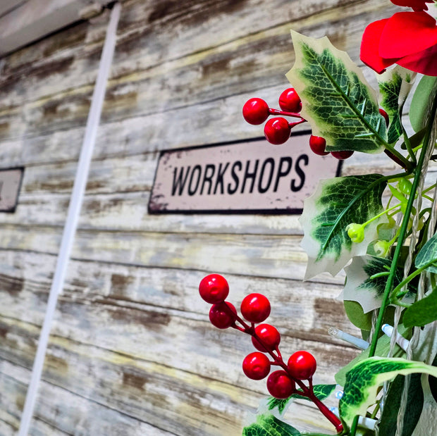 CHRISTMAS CRACKER WORKSHOP