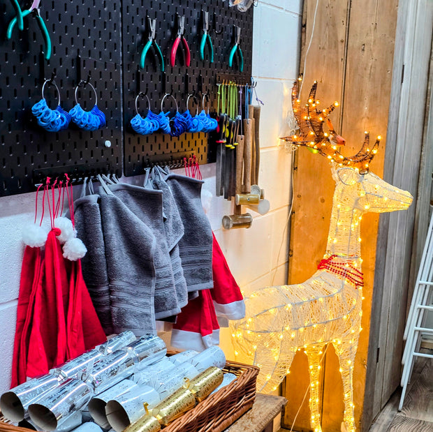 CHRISTMAS CRACKER WORKSHOP