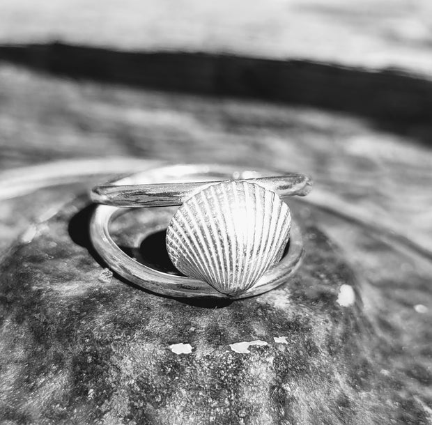 Cockle Shell Cutie Double Ring