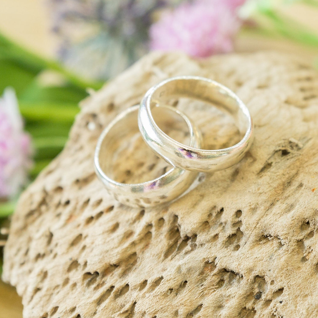 Coastal wedding rings | Beachweddingtips.com